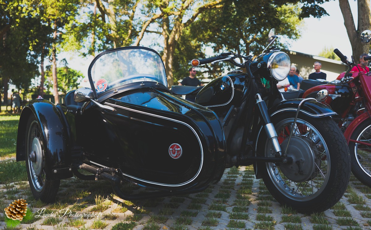 🚗 Car & Moto Addiction à Soustons : Le Charme Intemporel des Belles Anciennes